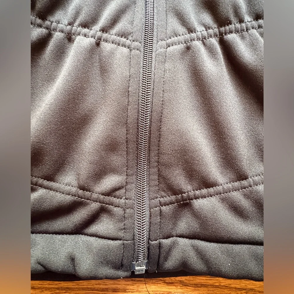 Athleta Black vest- women’s XL - Picture 4 of 15